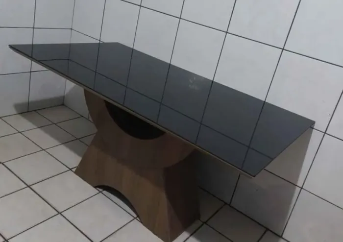 Mesa de vidro com  6 lugares perfeito estado, (SÓ A MESA ) !!!