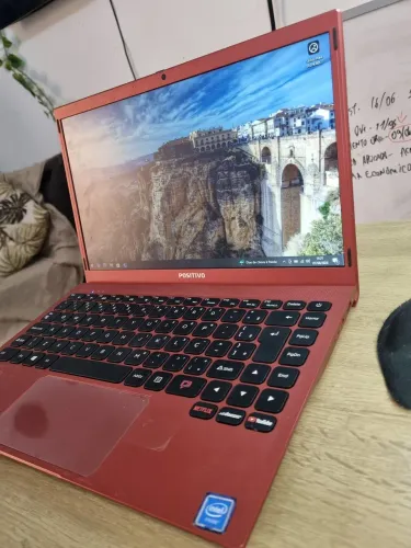 NOTEBOOK POSITIVO MOTION RED