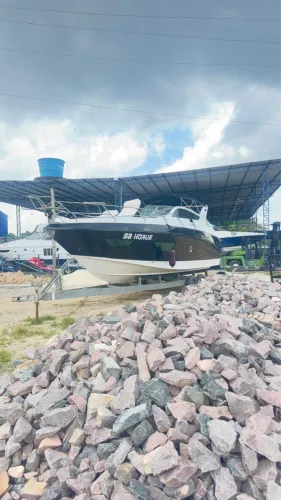 LANCHA TRITON - 36 PÉS