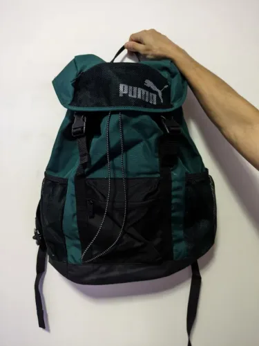 Mochila PUMA Flap Top Backpack Usada.