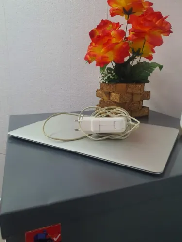 MACBOOK APPLE - À VENDA
