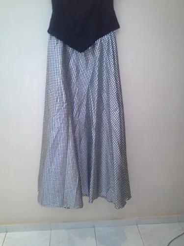 Conjunto Saia E Blusa Sociais Tamanho P semi novo - ótimo estado