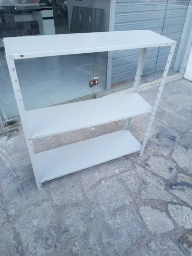 Estante de aço com 03 prateleiras