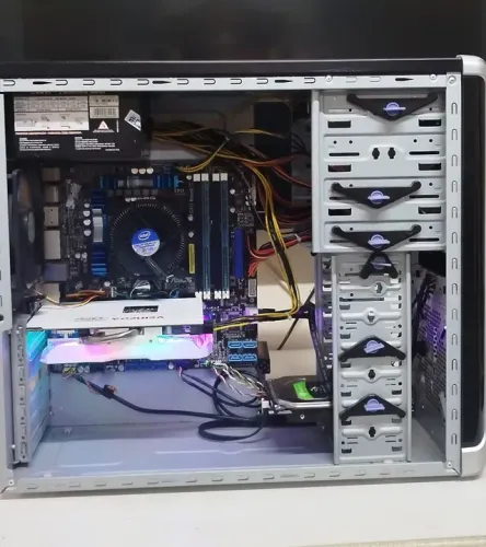 I7 com 16gb memória rx580 8gb e SSD 