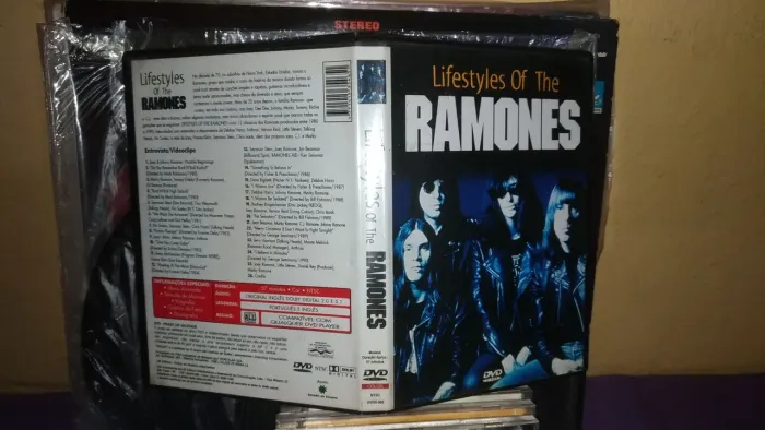 Dvd dos Ramones, original, bom estado, envio a qq. local. E outros.