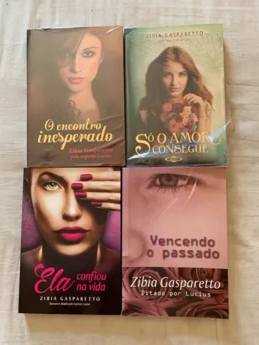4 livros da autora Zibia Gasparetto - romance espírita