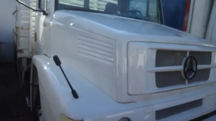  Caminhão Mercedes 1620 ano 1998 com carroceria de madeira de 8,10m truck 