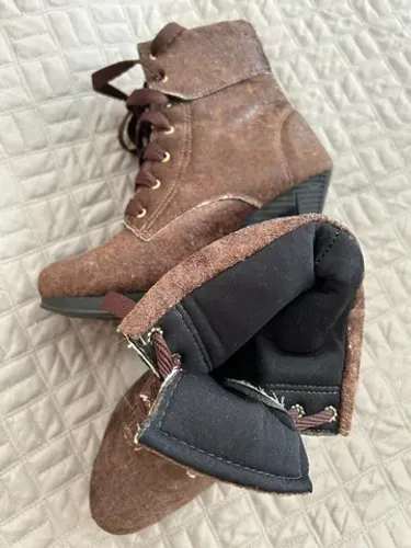 Bota Cano Médio Marrom