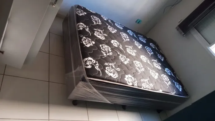 Camas box novas por 450,00