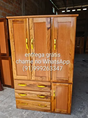 Guarda roupa de madeira frete grátis.