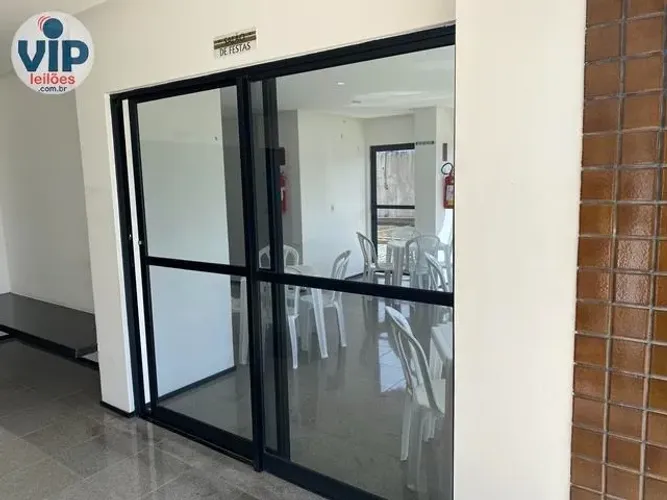 Conjunto de esquadria de alumínio já com vidro