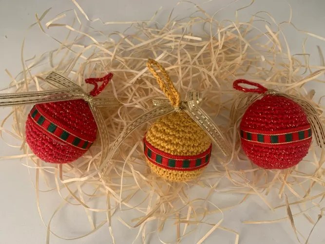 Artesanato - Kit 3 Bolinhas de enfeites de Natal em amigurumi