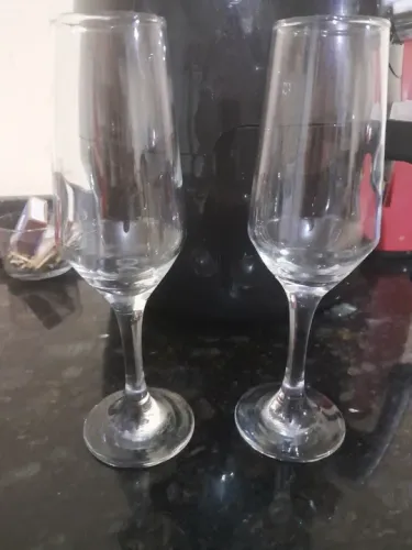 2 Taças de Vidro para Vinho