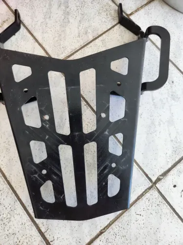 Suporte pra bagageiro de moto