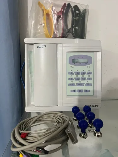 Eletrocardiografo bionet Cardiocare semi novo revisado com garantia completo