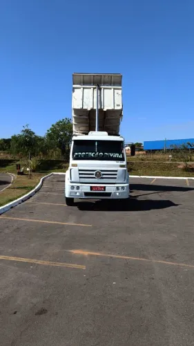 Caminhão Caçamba Volkswagen 23-210
