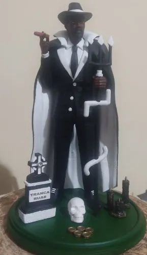 Escultura Tranca Ruas em resina 28cm
