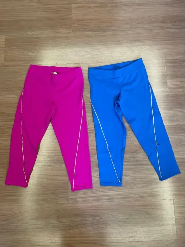50 PEÇAS DE ROUPAS FEMININAS, tamanhos variados, do M ao GG.