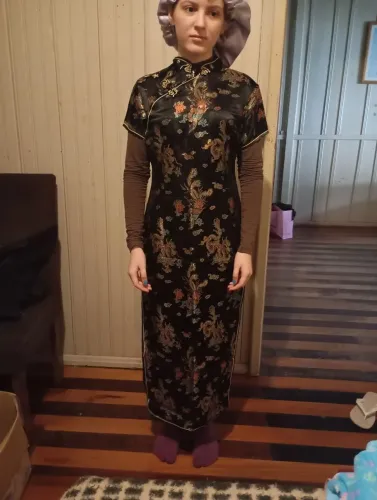 Vestido Chinês Tradicional Preto com Dragões