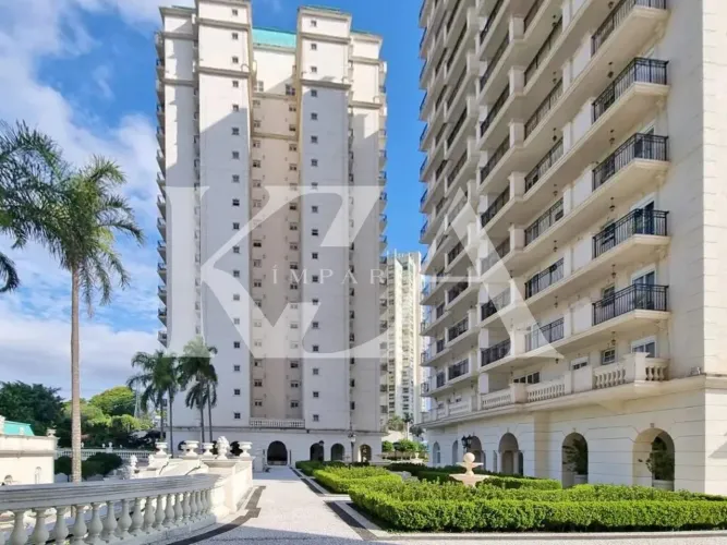 Condomínio Campos Elísios- Apartamento com 157m²- Repleto de armários planejados- Sol da M