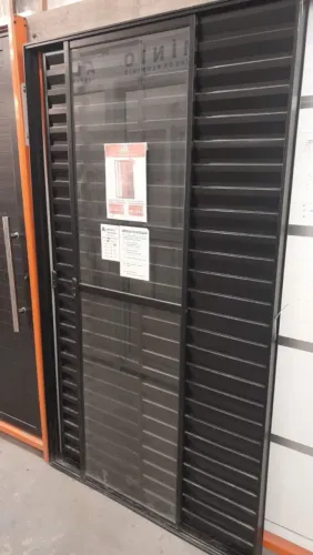 Porta Balcao 3 folhas alumínio preto 2,10x1,20 - nova