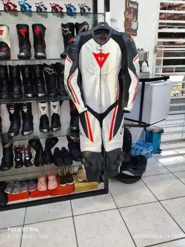 Macacão Dainese 52 Eur uma peça zero novinho