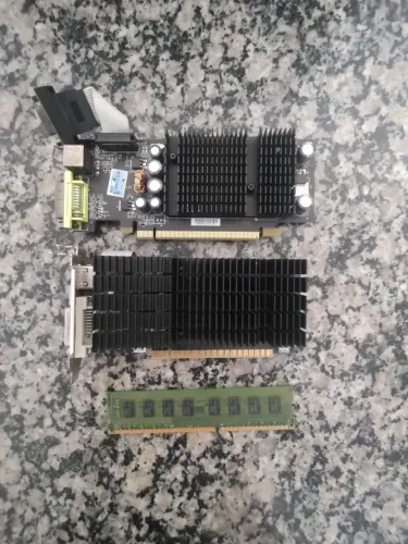 Placas de Vídeo Antigas + RAM DDR3 2GB - Funcionando