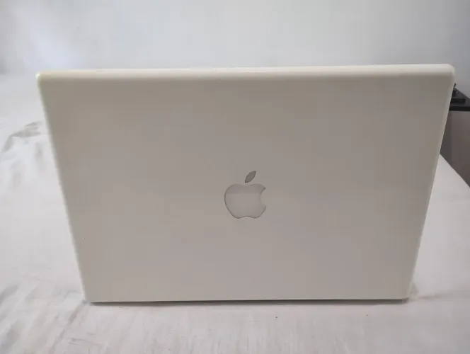 MacBook white Apple