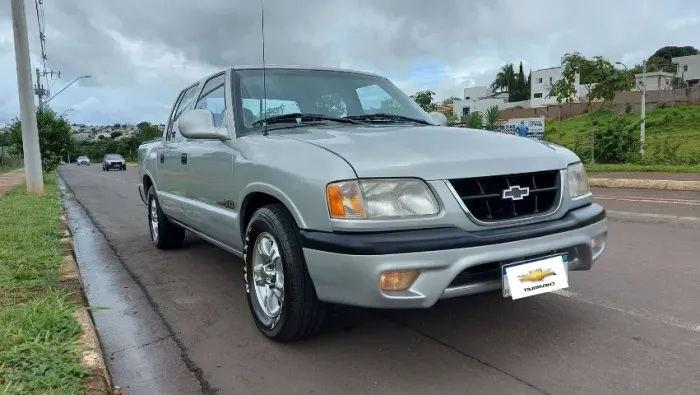 S-10 CD DLX 4.3 V6 - 1999