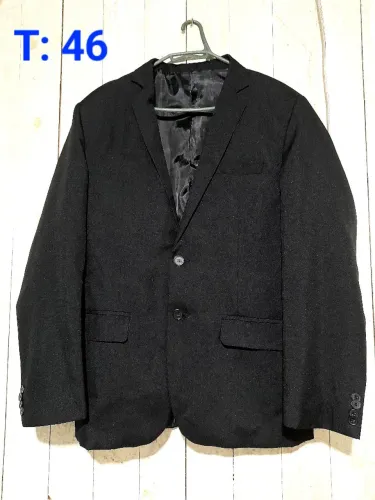 Paletó preto tamanho 46