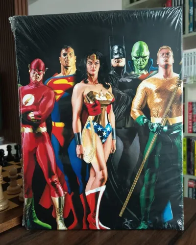 OS MAIORES SUPER-HERÓIS DO MUNDO POR ALEX ROSS E PAUL DINI (EDIÇÃO ABSOLUTA). Novo Lacrado