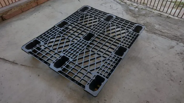 Pallet plástico 100 x 120 x 14cm