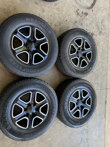 Rodas Aro 17 Ranger+ pneus Goodyear
