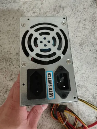 Fonte Nominal Sti Modelo: Sl-8220btx(n) Auto Switch 24 Pinos 185w Sata