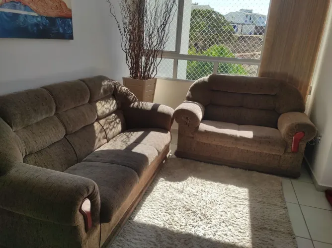 Conjunto de Sofá 3 Lugares e Poltrona