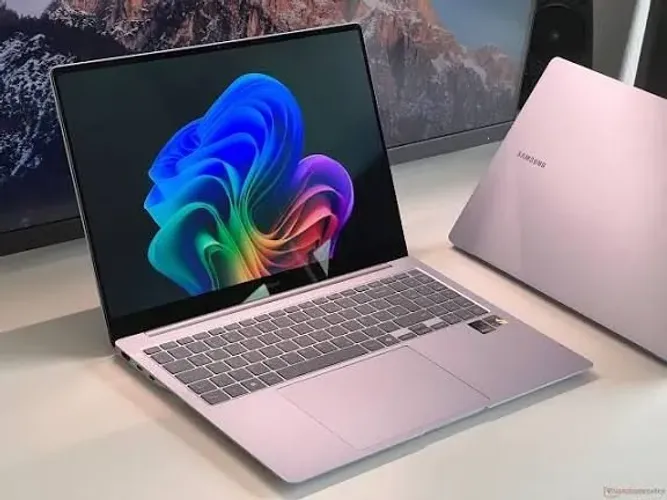 Notebook Samsung Galaxy Book4 Edge 16GB RAM 512GB SSD Processador Snapdragon X Plus