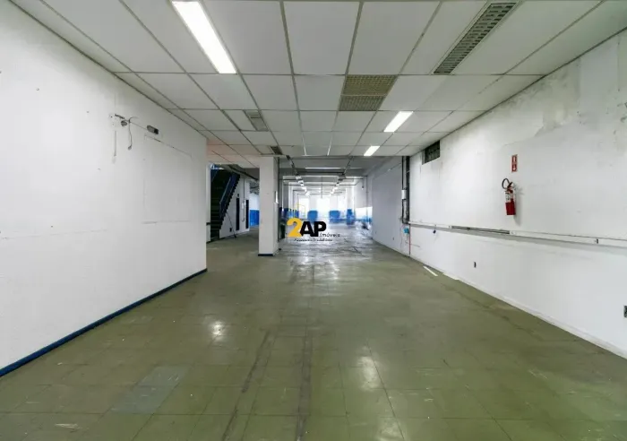 Ponto comercial para locação na Lapa, São Paulo-SP: 4 banheiros e 730m² de área