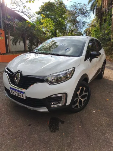 Renault Captur Intense 2021 / 10mil de entrada + 60x