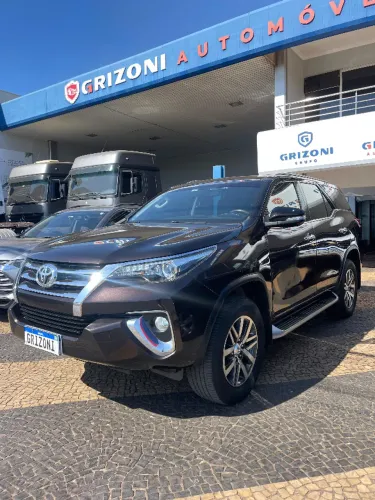 Toyota Hilux SW4 SRX 4X4 2.8 TDI 16V Dies. Aut. 2017