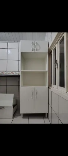 Balcão torre para forno e microondas disponível 