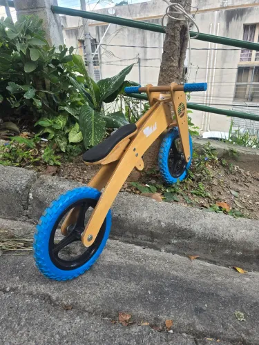 Bike de equilíbrio infantil de madeira - Azu (Wood Bike)