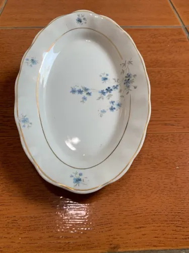 Travessa Oval de Porcelana com Detalhes Florais