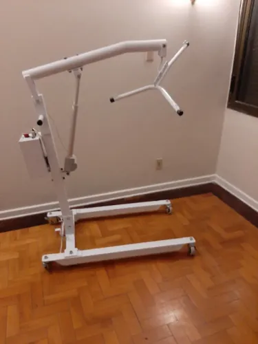 GUINCHO/ELEVADOR PARA CADEIRANTE SISTEMA HIDRAULICO/BATERIA 