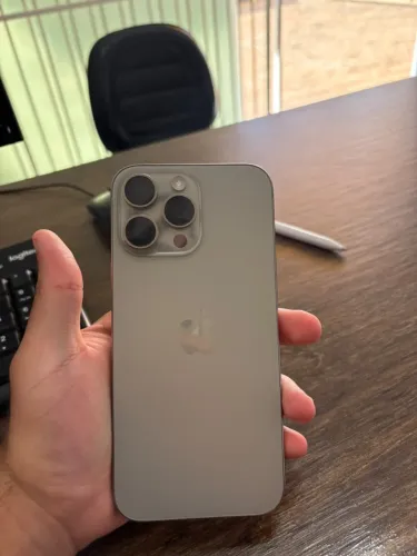 IPHONE 16 PRO MAX COR PRATA NOVO