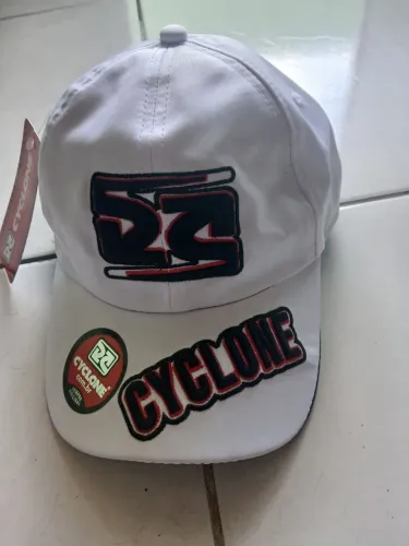 Boné da ciclone