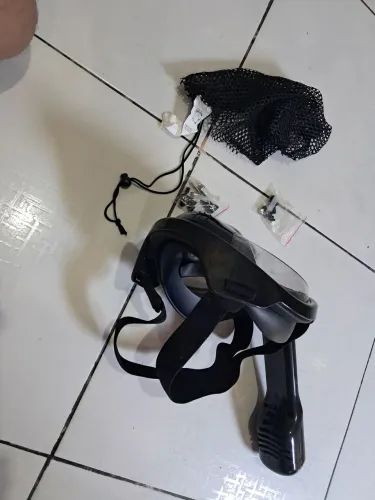 Máscara de mergulho nova