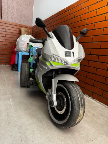Moto elétrica infantil 