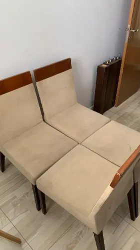 Vendo Jogo com 4 Cadeiras Estofadas