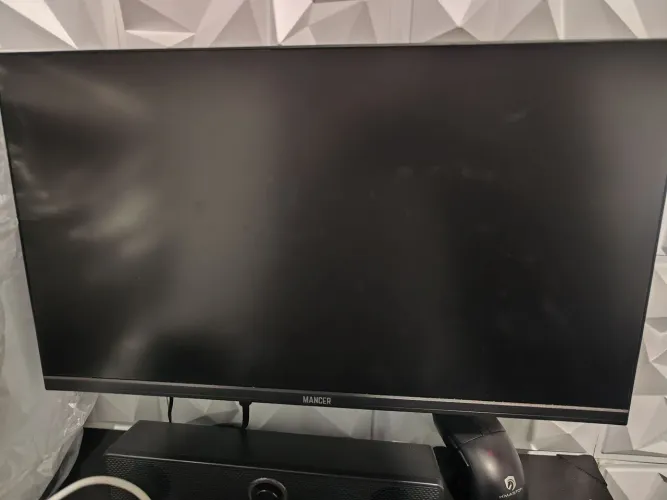 Monitor 100hz com caixa