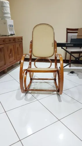 Cadeira De Balanço Antiga Austríaca Estilo Thonet (Usado)